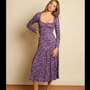 NWT Hutch Chase midi dress plunging neck long sleeve purple floral M